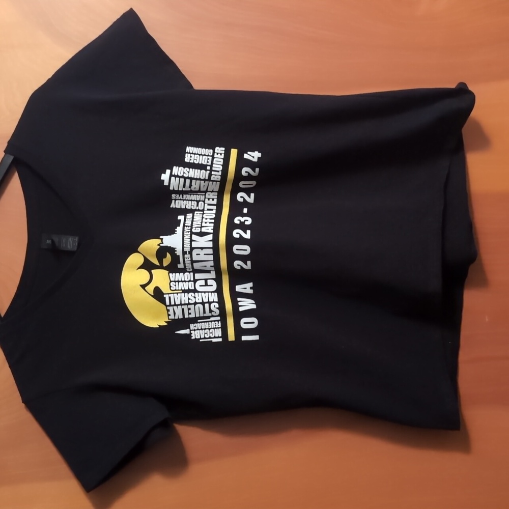 NWOT Iowa Hawkeye Women's Basketball T-shirt, women's large.